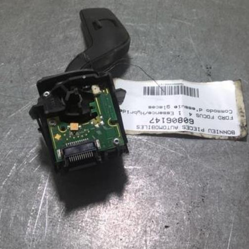 60806147-62484575-964c-4396-bb94-e88323415e9a-Piece-60806147-Commodo-dessuie-glaces-2101020-FORD-FOCUS-4-10i-12V-TURBO-MHEV-06e38e6f1d1a452006c39a896e8baa27d9a341f386a91b60cc80c8822fe362c8_m.jpg
