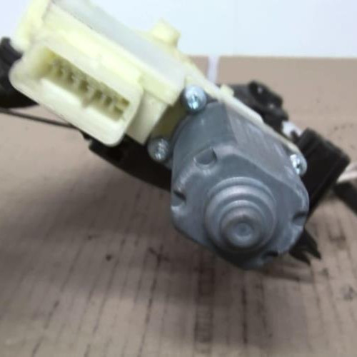 Piece-Moteur-leve-vitre-avant-droit-PEUGEOT-308-2-SW-PHASE-2-BREAK-2.0-BLUE-HDI--16V-TURBO-5fa1eae3f6e63d9b5166c5d7e55ec111b8dfd1d6e18f6b5d91aac0163fb326e4_mtn.jpg