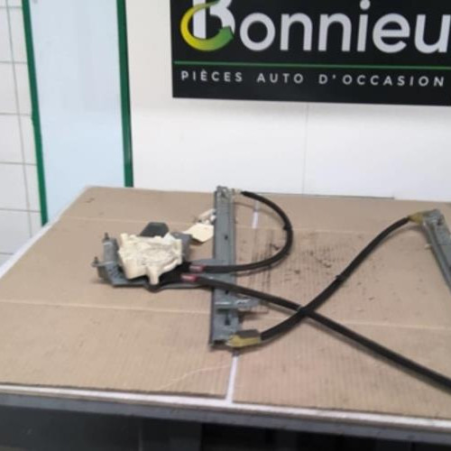 Piece-Moteur-leve-vitre-avant-droit-CITROEN-XSARA-PICASSO-PHASE-1-2.0-HDI--8V-TURBO-478c10aec8de1c73c8e32c2398258d64b6e3c57e4a0e5ebe9bd9ce8d32345de4_mtn.jpg