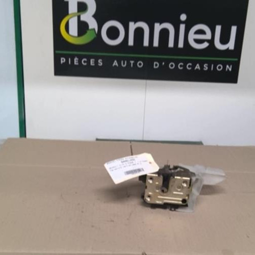 Piece-Fermeture-centralisee-avant-droit-RENAULT-CLIO-2-PHASE-1-1.4i--8V-a0b5e514bc726ce19f347d4bc2c2d1299359c021bef7f7623cf3b44d13790312_mtn.jpg