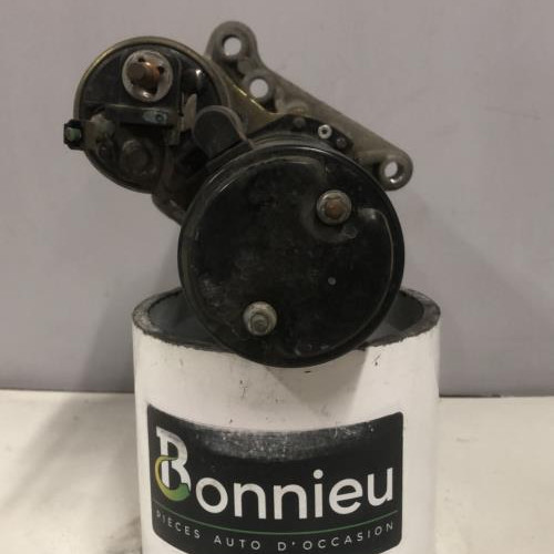 60957555-39bbc94b-d9b3-46c5-ac59-d7bd68cc00e3-Piece-Demarreur-8200584664-RENAULT-CLIO-2-PHASE-1-00fe7aebbe72a136e6809b138a8ebdd03a11cc7b9d808a229652292b493b1087_m.jpg