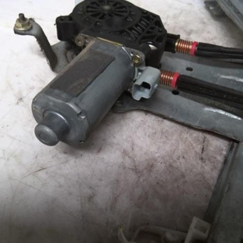 Moteur leve vitre avant droit
