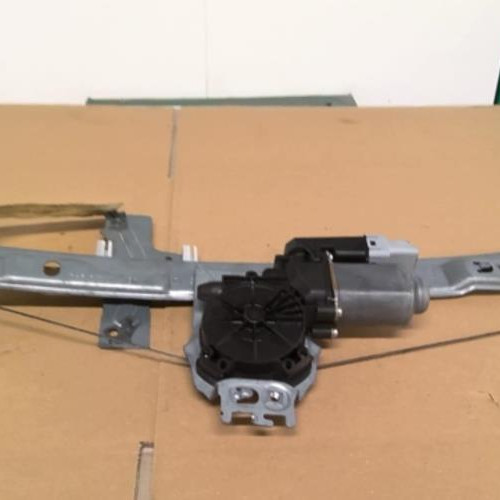 Moteur leve vitre avant droit