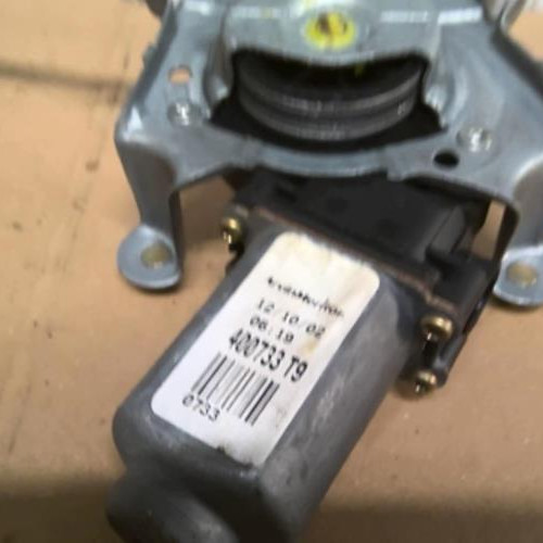 Piece-Moteur-leve-vitre-avant-gauche-RENAULT-SCENIC-1-PHASE-2-1.4i--16V-481d2925dc6640bc8e8ec4460af023d39954607dc3b63ca40b45d2b7bdaab537_mtn.jpg