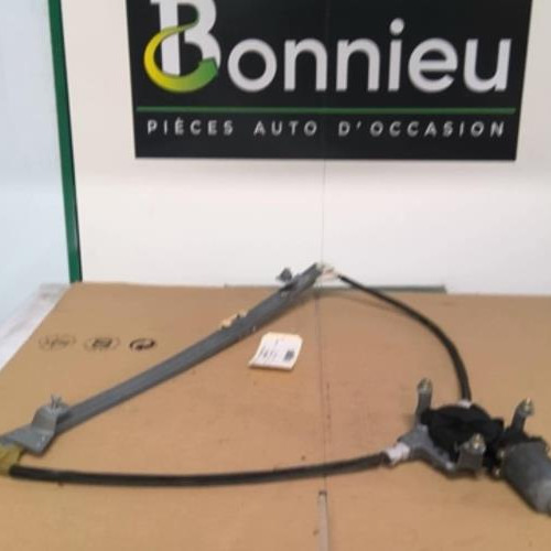 Piece-Moteur-leve-vitre-avant-droit-RENAULT-SCENIC-1-PHASE-2-1.4i--16V-4ad9c187deb01e624be4764698a9e28d4cf32ea270d2e6f551ad220fdfbb3eda_mtn.jpg