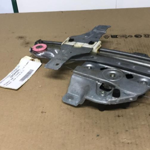 Piece-Moteur-leve-vitre-avant-droit-PEUGEOT-208-1-PHASE-1-3a08bfc126c4c1c448ca168cd65c9e824ae43e92e27856bb59817ffe98faaf2c_mtn.jpg