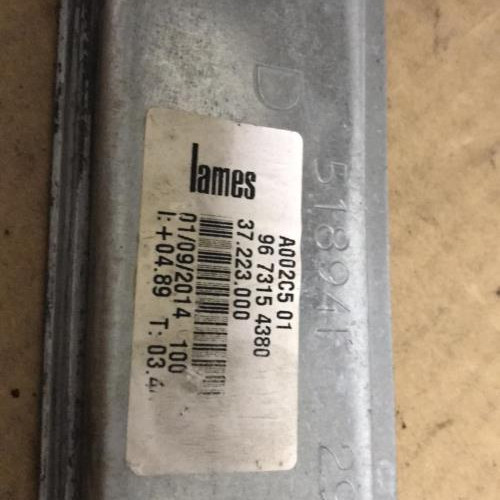 Piece-Moteur-leve-vitre-avant-droit-PEUGEOT-208-1-PHASE-1-a50c9a85b784bc8f7f7ae9a62ef8333da24a239c9b3df485f1baaa81ab11d17a_mtn.jpg