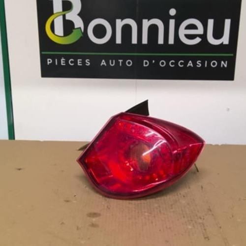 Piece-62604923-Feu-arriere-principal-droit-ALFA-ROMEO-GIULIETTA-2-PHASE-1-1.6-JTD--16V-TURBO-MULTIJET-150913d2a093928e50db151b2bd2930293e52a9e18e854587d8330285c0e18a9_mtn.jpg