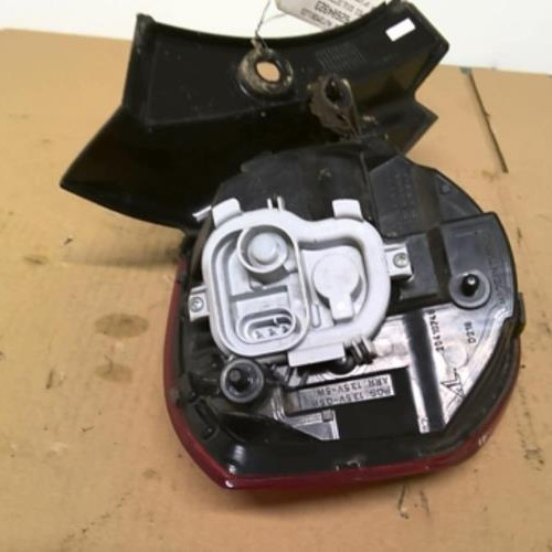 Piece-62604923-Feu-arriere-principal-droit-ALFA-ROMEO-GIULIETTA-2-PHASE-1-1.6-JTD--16V-TURBO-MULTIJET-905abaaed9bc9a0f657290f5c0acf8584d37ab922880e739af258d3291fb8612_mtn.jpg