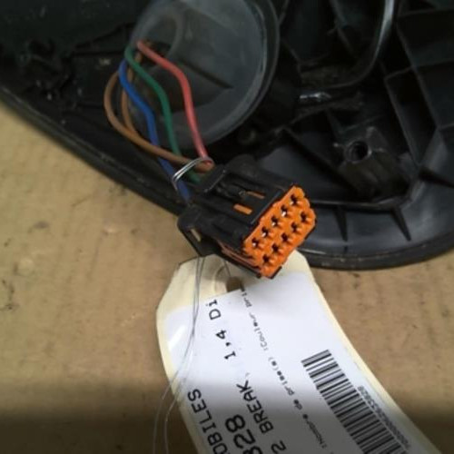 Piece-62633828-Retroviseur-droit-PEUGEOT-206-PHASE-2-BREAK-1.4-HDI--8V-TURBO-0dcf4d2656a2b7f847293b0d054a0291ae142e04b6e78ad93c83698f81129355_mtn.jpg