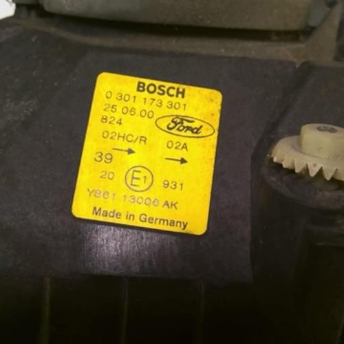 Piece-62634927-Optique-avant-principal-gauche-FORD-FIESTA-4-PHASE-2-1.25i--16V-da94ed1e195ff4a66d3a5a6768912f5143491a143fd17e398d18b4ff6ca497b1_mtn.jpg