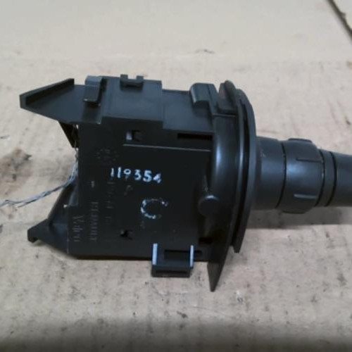Piece-62730926-Commodo-phare-RENAULT-SCENIC-2-PHASE-1-1.5-DCI--8V-TURBO-49d6a5a419ad6371708d611c63861e0f94ba81e6ddd157844790afccc7917b8b_mtn.jpg