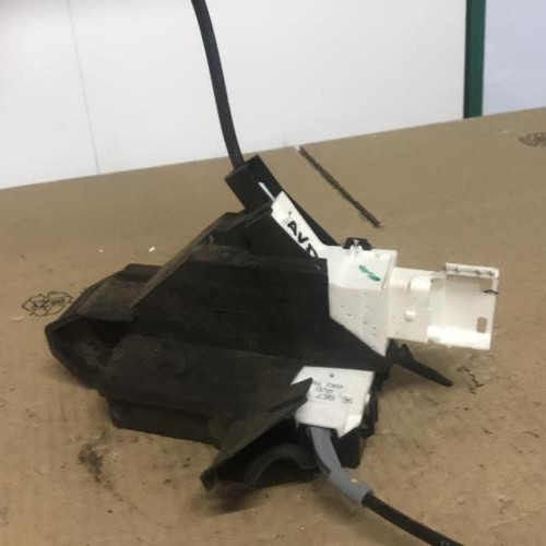 Piece-Fermeture-centralisee-avant-droit-CITROEN-C4-1-PHASE-1-1010ab8e256700f33f7f9a93b8aa2bb07d744b51cfc7b2478bfd42fcc4c6be66_mtn.jpg