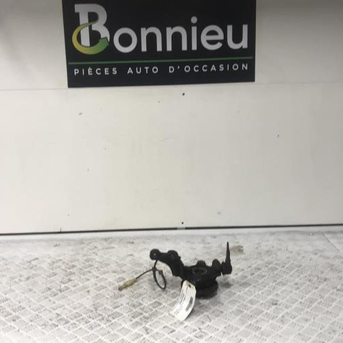 Piece-Moyeu-avant-gauche-RENAULT-CLIO-2-PHASE-2-924ba946be78a6c8b414582440aeebf3b68bf5163e5db441aced3f391fafe59d_mtn.jpg