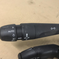 Piece-Com-%28Bloc-Contacteur-TournantCommodo-Essuie-GlaceCommodo-Phare%29-98180654ZD-PEUGEOT-2008-1-PHASE-2-de4b65162df006137e34163409c36dfbd3798d302f32839757ba806a2695b889.jpg