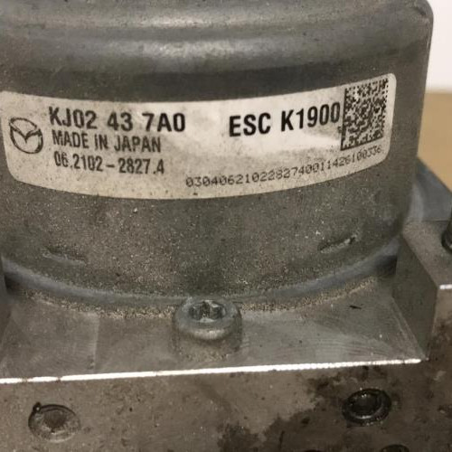 Piece-Bloc-ABS-%28freins-anti-blocage%29-MAZDA-CX5-1-PHASE-1-f7e2419b5396922890463f64384cd5352045f20355e37818af61eafc7db75a0b_mtn.jpg