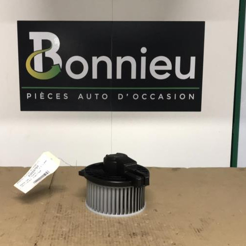 Piece-Ventilateur-chauffage-MAZDA-CX5-1-PHASE-1-db617415a8e2f814c761d699eafad4f939bfcd44d266b3387e8c6b1bcbc53ca6_mtn.jpg