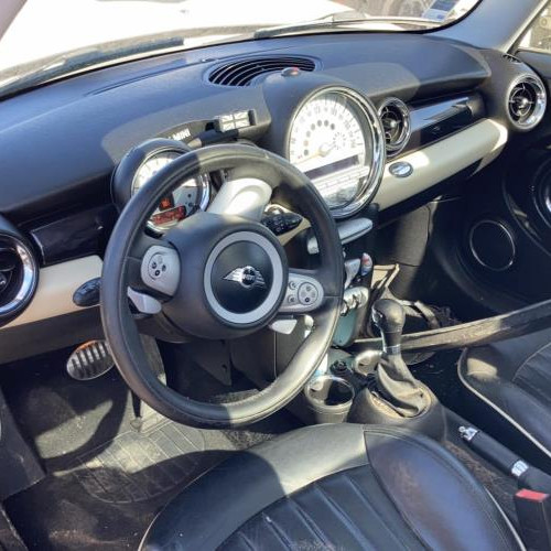 Vehicule-MINI-MINI-R56-2008-dfa752042a26e636493f6df7311f0ea489d16c062bf857d2758e068c5f055757_mtn.jpg