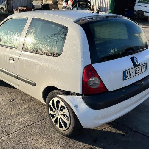 Vehicule-RENAULT-CLIO-2-PHASE-2-2004-c4e7cdee54a100ece25ec14d22fdd28228048d3f5334cd927a3276eef17a8f16_mtn.jpg