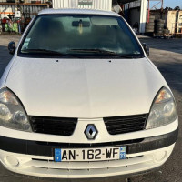 Vehicule-RENAULT-CLIO-2-PHASE-2-2004-d7387950e2b11db516d711161f8492a09a32715b77babf4c08c54003ee479c43_mtn.jpg