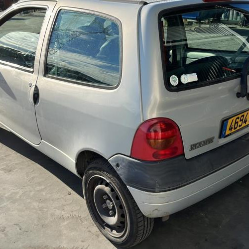 Vehicule-RENAULT-TWINGO-1-PHASE-3-2003-f6a954c9787770c02c2f7ec7e44ff688b7bc5e4be5ad7851b64d7c0c18760107_mtn.jpg