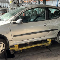 Vehicule-PEUGEOT-206-PHASE-1-2003-d744d8e1cf58c719a7f40efd2e2b5a4e0797dd0d05d41074229bc48720a078e4_mtn.jpg