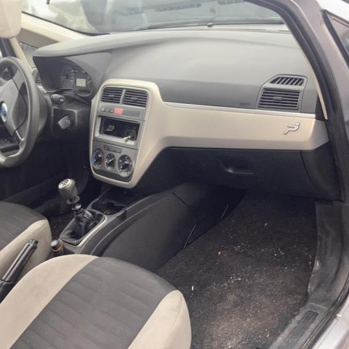 Vehicule-FIAT-PUNTO-II-PHASE-2-2006-c2de465006d4e429c17f459cc0b5ad0c942ac8038fb515978dcc5099d0532aec_mtn.jpg