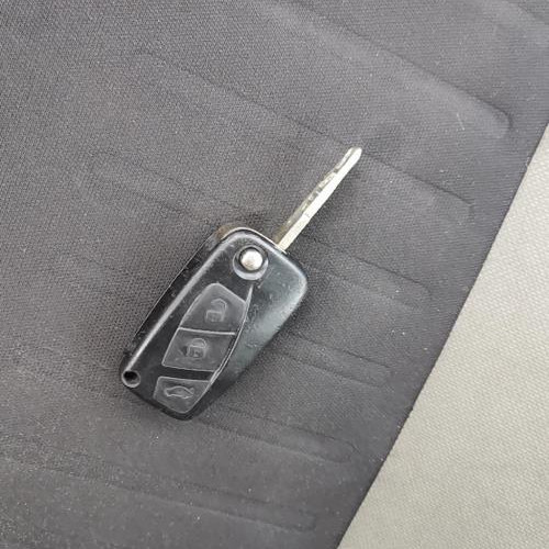Vehicule-FIAT-PUNTO-II-PHASE-2-2006-48c1b673e6116ac2d97d69c571c302bd7bbae5a4fa55efa79798df9c78b7cbb0_mtn.jpg