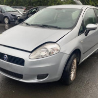 Vehicule-FIAT-PUNTO-II-PHASE-2-2006-f8c07097846a1fb3212adb3bdfee0aa75d264bb5d8bdc0e57aac306d869b358c_mtn.jpg