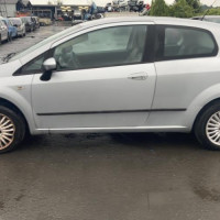 Vehicule-FIAT-PUNTO-II-PHASE-2-2006-73ebc35f22cbe3251ec03b631396a423700b03e2de3064ee06670c7130db8171_mtn.jpg