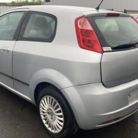 Vehicule-FIAT-PUNTO-II-PHASE-2-2006-e9c53727249cd689ce44d18e8576753b91306e13deb55f472a87540cf37f0eb2_mtn.jpg
