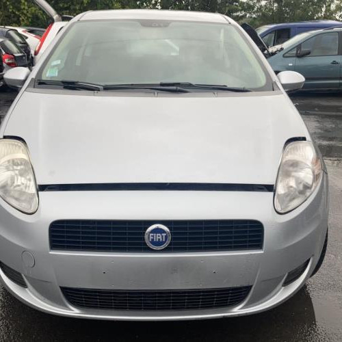 Vehicule-FIAT-PUNTO-II-PHASE-2-2006-10b775a302d2839253b5a4608baa5b486302a69136bd175d628476fc35789f3a_mtn.jpg