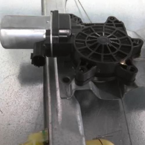Moteur leve vitre avant droit