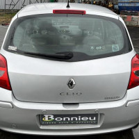 Vehicule-RENAULT-CLIO-3-PHASE-1-2006-c077caf258bf002ff021ae56e21e5598073213cc0e354435706ed5ebba83939c_mtn.jpg