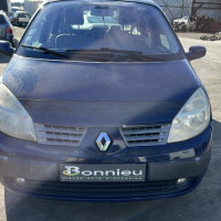 Vehicule-RENAULT-GRAND-SCENIC-2-PHASE-1-2004-4d10378bb7e1c0d0b200f5f81680a2fbc90136604e7c48e8b1304fdb701c205f_mtn.jpg