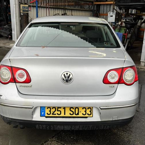 Vehicule-VOLKSWAGEN-PASSAT-5-2006-1d90cbc7ef4f5eeeb10ab0c1a7b78af2df633ff3f76cc58d7b19c4b3ecdfb374_mtn.jpg