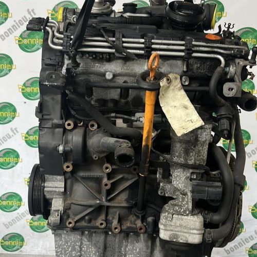 Piece-Moteur-VOLKSWAGEN-PASSAT-5-54282cd78c067bfad89c871a3fa18d2f5c03e5b38a1045009ef8b6b4f72b5e38_mtn.jpg