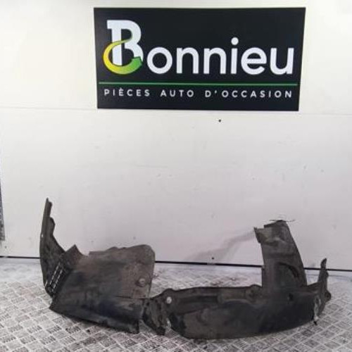 Pare boue avant gauche