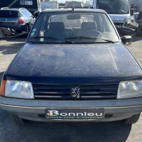 Vehicule-PEUGEOT-205-PHASE-2-1987-7d7aea7c0d652a95b1541585231cc7ff288e6f50d256d2e92df08254f4a82861_mtn.jpg