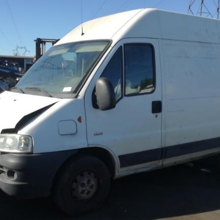 Vehicule-PEUGEOT-BOXER-II-PLATEAU-CABINE-2-2-2006-74df9e58d2e5776cb801fbe8c9ed652b9dcbef1e895bb62bdd1f4b49091c7016.jpg