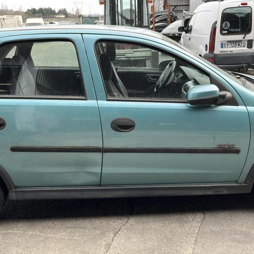 Vehicule-OPEL-CORSA-C-PHASE-1-2003-26de199ce36154204cff4e378f46ffc201e71f8b1c30efb5021e04acf71c00d4_mtn.jpg