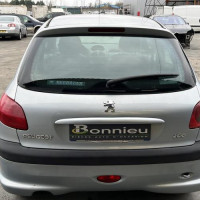 Vehicule-PEUGEOT-206-PHASE-1-2003-7933fc861bd96b85db2a07cf6e23bc7e55e0bbfb44c5cf753c9d7f3df6b694fb_mtn.jpg