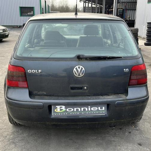 Vehicule-VOLKSWAGEN-GOLF-4-2001-8f794c941c25ff9cfa13cc46a71f641567deecd44be55272c0823d2489fa7c2c_mtn.jpg