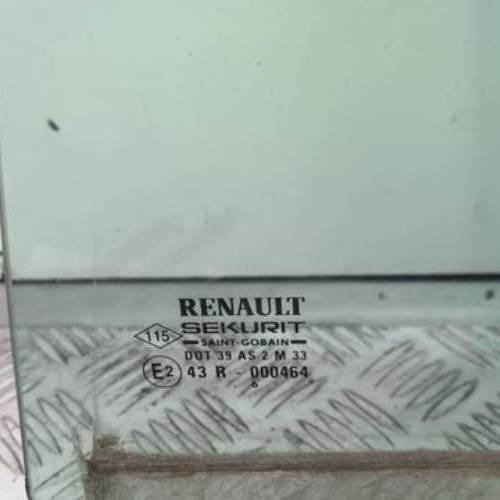 Vehicule-RENAULT-SAFRANE-PHASE-1-1996-e169ffb2a1a4e9b95d9c6d1d0ceb8a3dd91622d7d3f966fd1bdae0172b2a5a8f_mtn.jpg