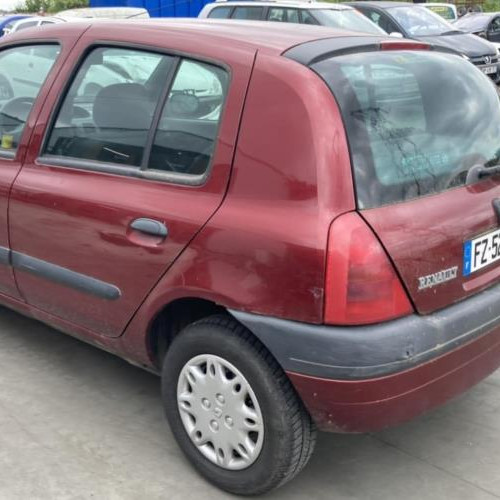 Vehicule-RENAULT-CLIO-2-PHASE-1-1998-403d577b295ddde42e795ba3281bcb4edd8ac9fa71dd692be201f74ba01f2772_mtn.jpg