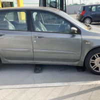 Vehicule-FIAT-STILO-2004-d6cb0105d10a6dc3aea17ebaeba3021b1648057d52e709941e20fc0077b103f3_mtn.jpg