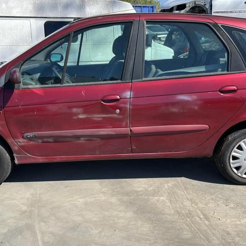 Vehicule-RENAULT-SCENIC-1-PHASE-2-2002-27f52a8b85de54c6bffcaf2649f2de5843b8335a0df56b354be75fa6b82c5f90_mtn.jpg