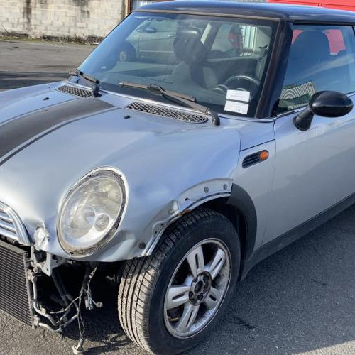 Vehicule-MINI-MINI-R50--R53-2003-1dbe07d84df4afc0961e968d83d8c23d6dee7166c91bb4546c29a1e8a3464af9_mtn.jpg