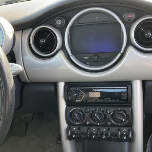 Vehicule-MINI-MINI-R50--R53-2003-2e1d80445af0f35a6a003e9355c213ce0db77c83b854a1255b176cceb5fe2afe_mtn.jpg