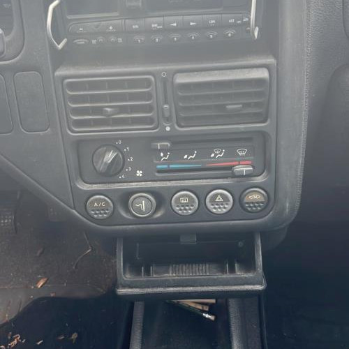 Vehicule-PEUGEOT-106-PHASE-2-1997-929b934e2aea601e0dab68cda5d7fbf5edfe9ad911d93274b4c4eac3ef9ddf46_mtn.jpg